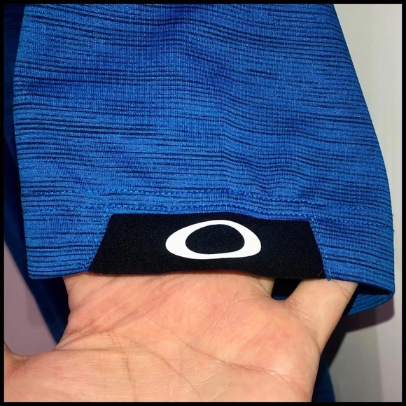 Oakley🏌🏼‍♂️⛳️Polo Mens XL Blue and Black, Worn Once, Practically New, Hydrolinx. - Picture 13 of 16